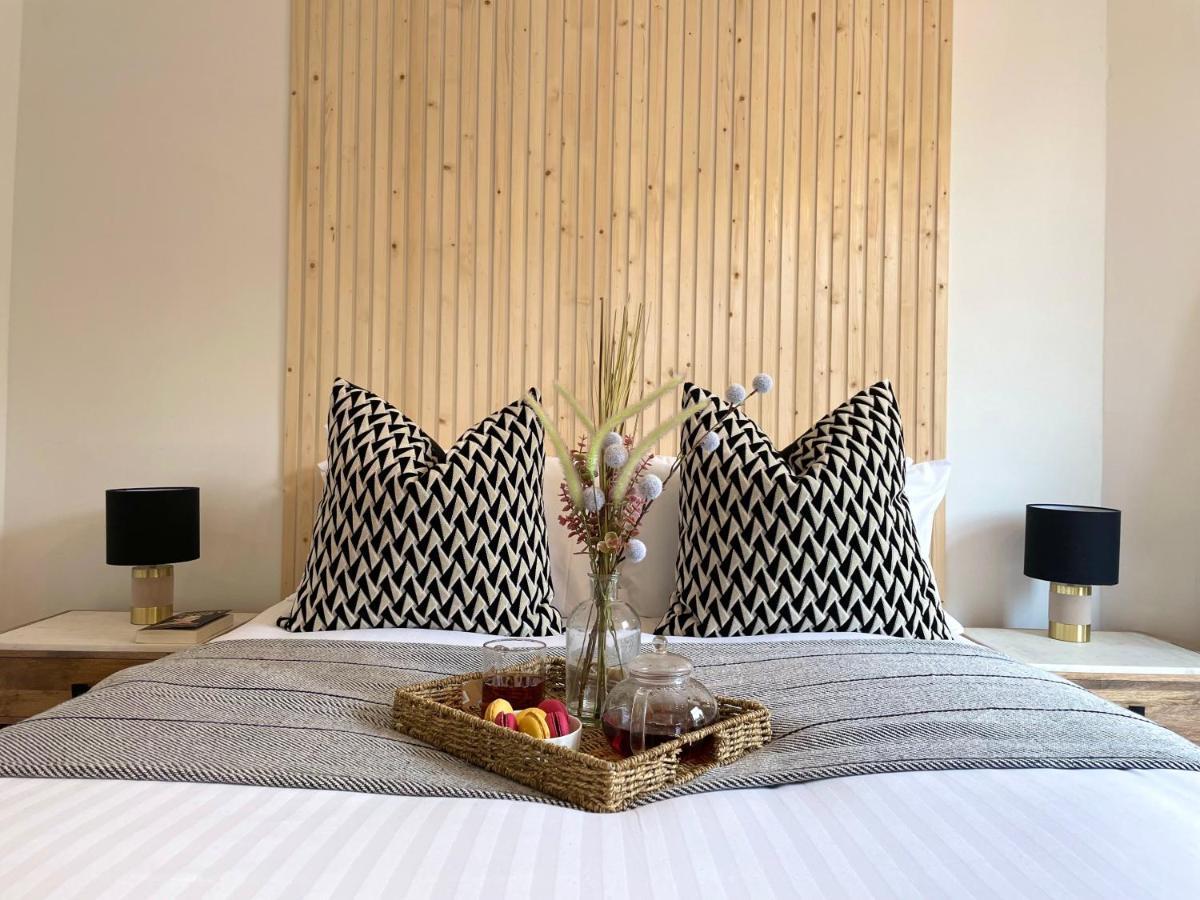 Stylish & Chic Central Apartment With Hot Tub Perth Buitenkant foto